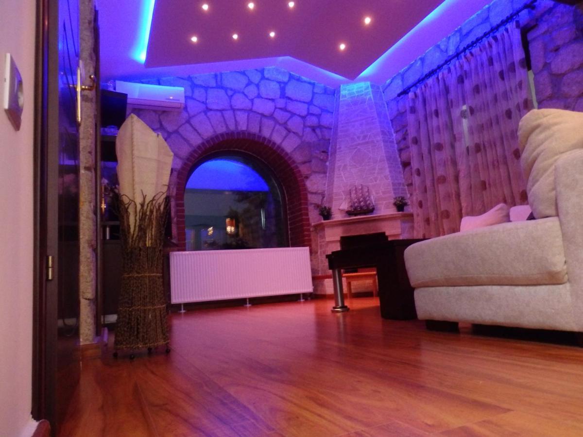 Villa George Áfitos Extérieur photo