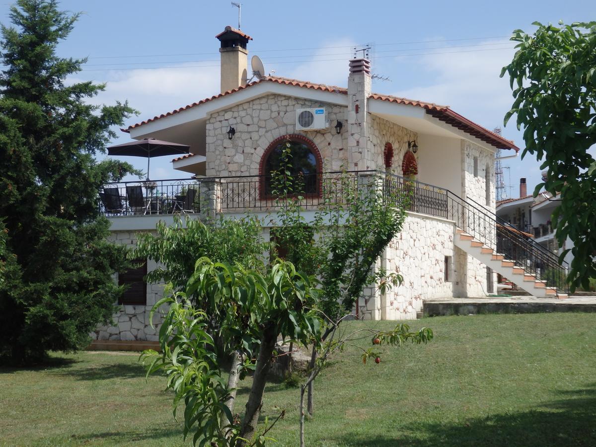 Villa George Áfitos Extérieur photo