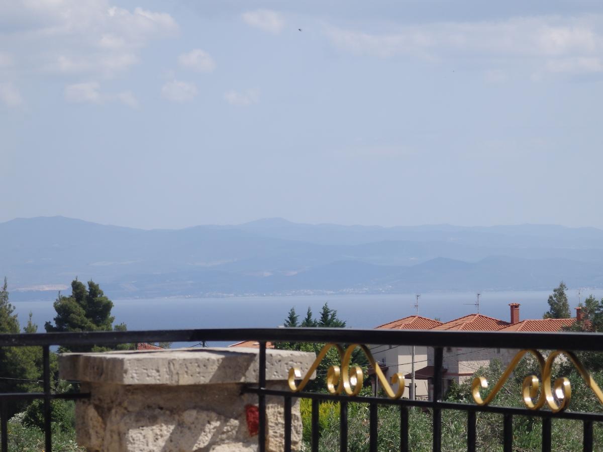 Villa George Áfitos Extérieur photo